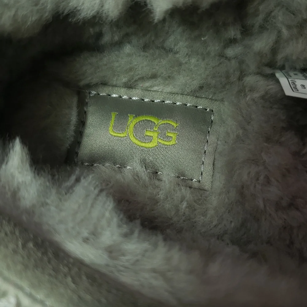 UGG Tasman Graphic Shadow Logo Pumice Soft Cozy Comfy Wool Fur Slippers Sz 13 - Picture 3 of 5